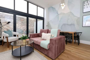 Bright and Modern 3BR Flat for 8 Guests
